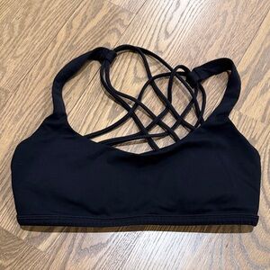 Lululemon bra size 4 in black, great condition